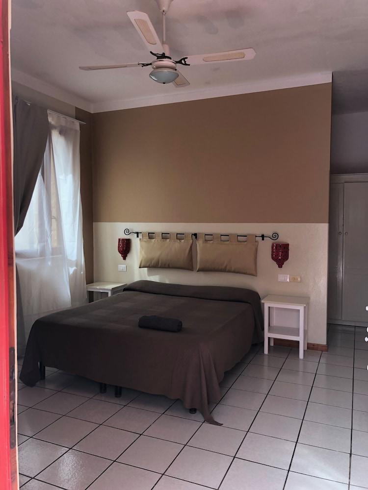Estoril Hotel - Apartments 萨尔雷 外观 照片